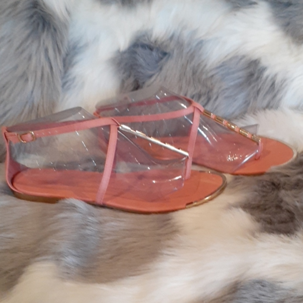 Women's flats